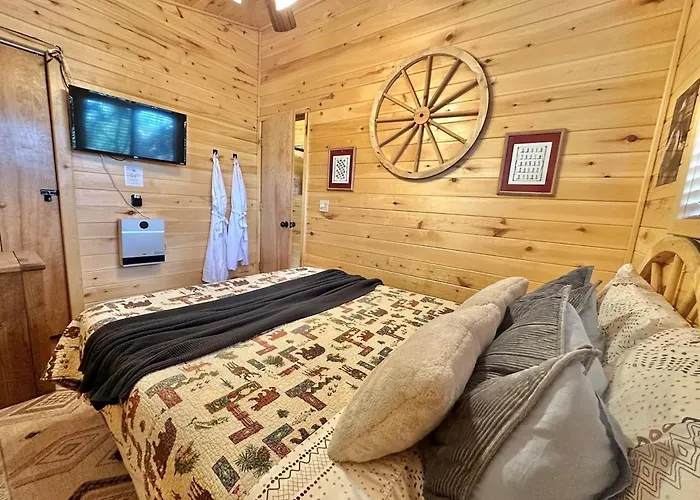 Western Theme! Amazing Spa, Fireplace And Deck! Dom wakacyjny Overgaard